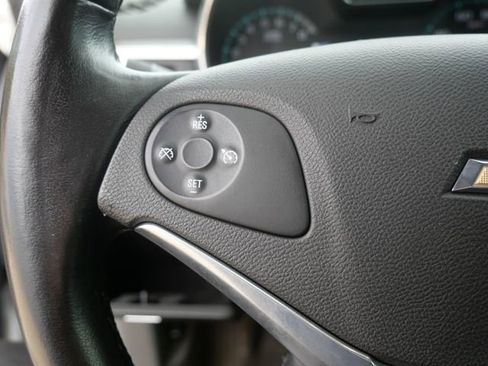 Used 2015 Chevrolet Impala LT w/ Convenience Package image 19