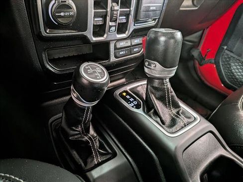 Used 2021 Jeep Wrangler Unlimited Sahara AWD/4WD image 17