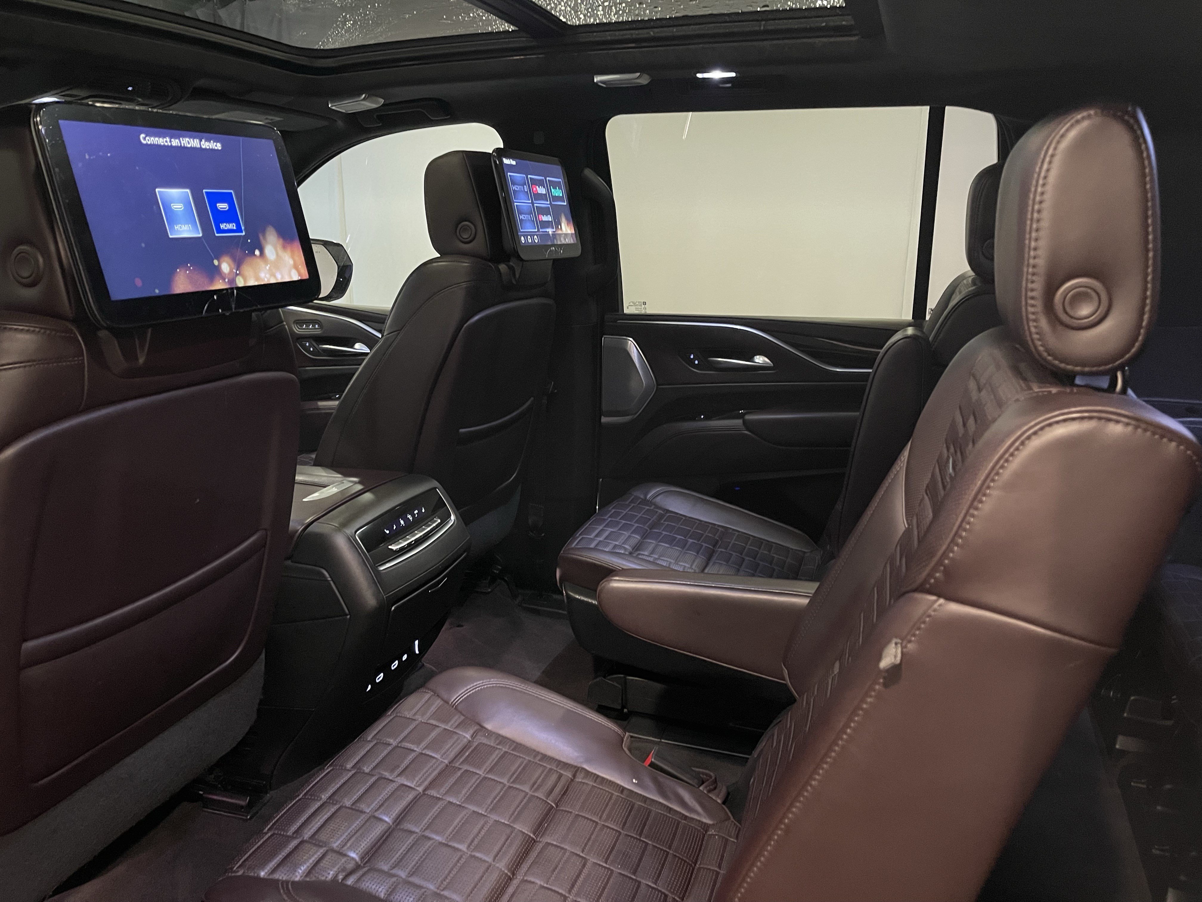 Used 2023 Cadillac Escalade ESV Sport Platinum AWD/4WD image 23