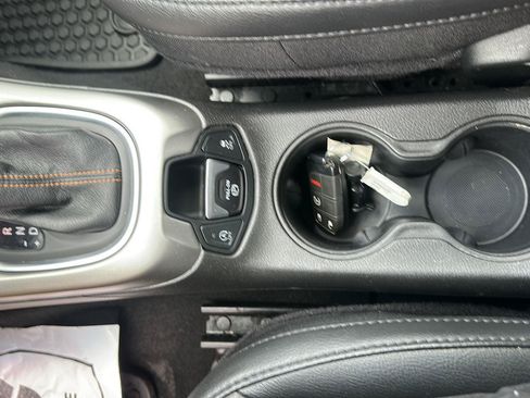 Used 2020 Jeep Compass Latitude w/ Cold Weather Group AWD/4WD image 26