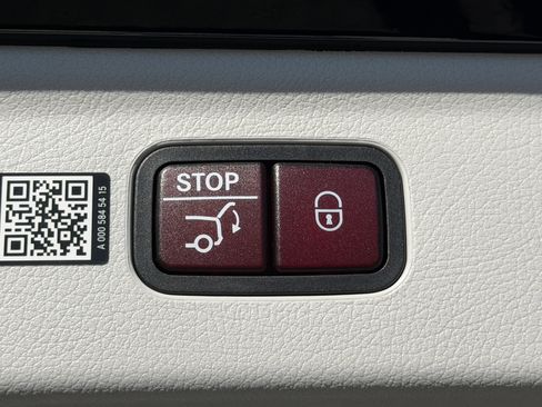 New 2026 Mercedes-Benz EQE 320 4MATIC SUV image 13