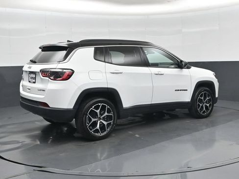 Used 2025 Jeep Compass Limited AWD/4WD image 29