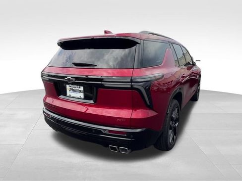 Used 2024 Chevrolet Traverse RS w/ LPO, Floor Liner Package AWD/4WD image 6