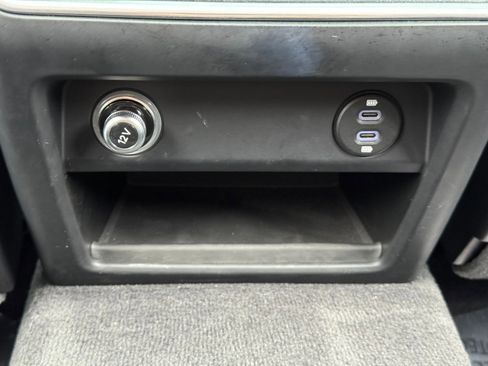 Used 2022 Porsche Cayenne GTS w/ Premium Package image 37