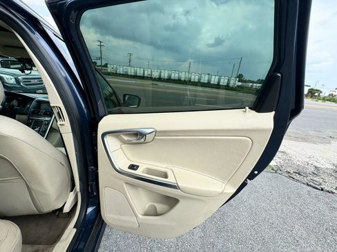 Used 2014 Volvo XC60 T6 AWD/4WD image 18