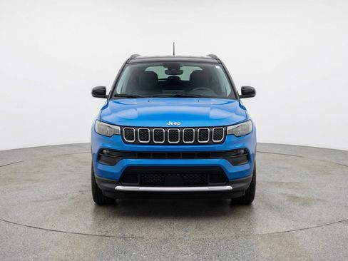 Used 2025 Jeep Compass Limited image 2