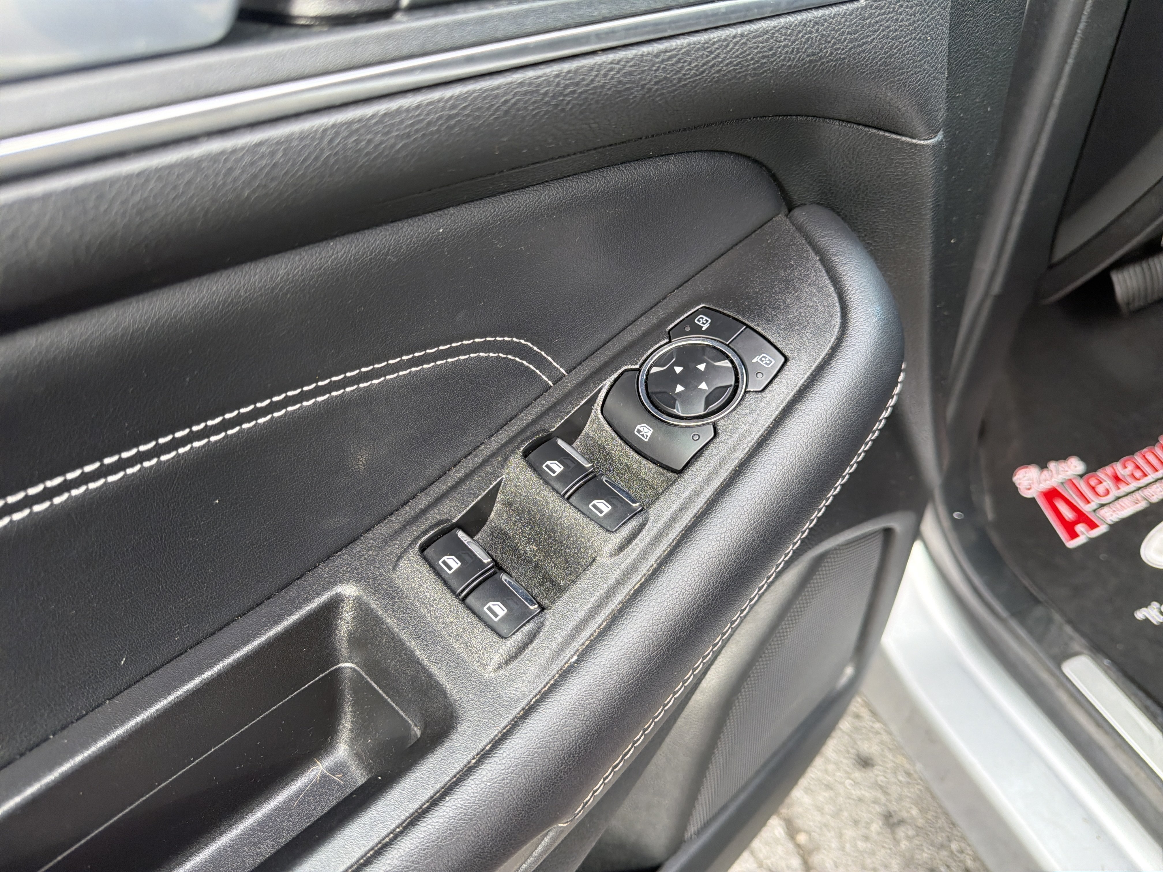 Used 2024 Ford Edge Titanium AWD/4WD image 16