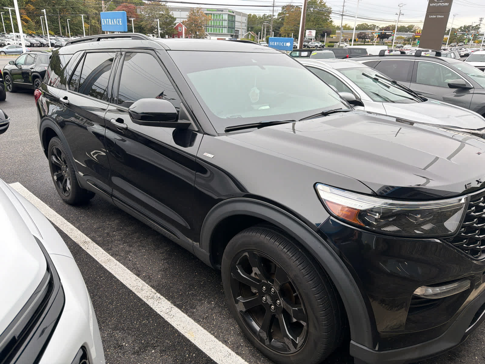 Used 2023 Ford Explorer ST-Line w/ Class IV Trailer Tow Package AWD/4WD image 2