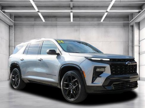 Used 2024 Chevrolet Traverse RS w/ LPO, Floor Liner Package image 1