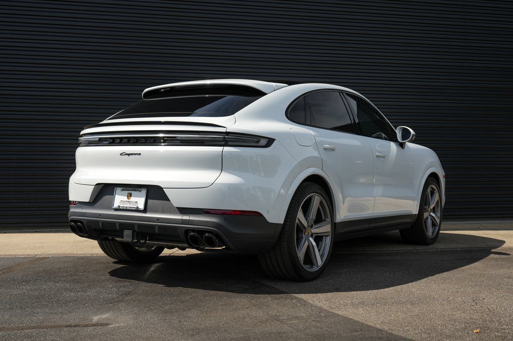 Certified 2024 Porsche Cayenne Coupe AWD/4WD image 13