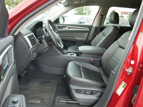 Certified 2023 Volkswagen Atlas SE w/ Black Wheel Package AWD/4WD image 13