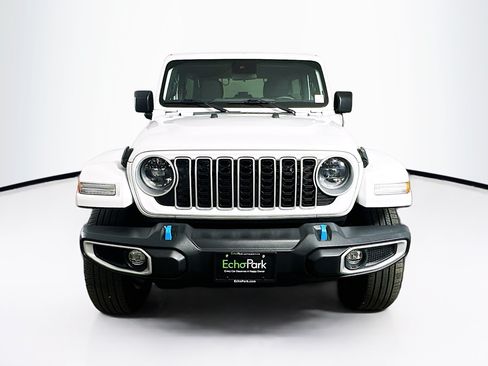 Used 2024 Jeep Wrangler Unlimited Sahara AWD/4WD image 2