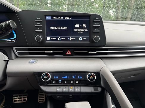 Certified 2025 Hyundai Elantra Sport FWD image 22