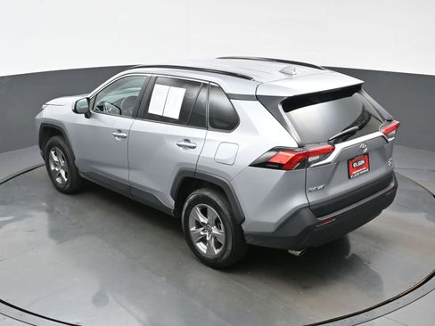 Used 2025 Toyota RAV4 XLE AWD/4WD image 37