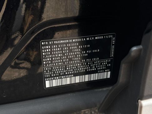Used 2026 Volkswagen Tiguan SE AWD/4WD image 29