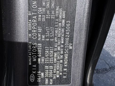 Used 2017 Kia Sedona LX w/ LX Essentials Premium Package FWD image 31