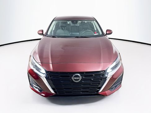 Used 2023 Nissan Altima 2.5 SV image 3