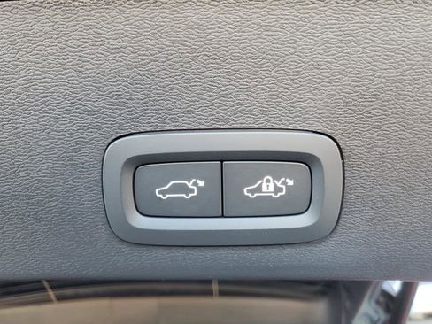 New 2026 Volvo XC40 B5 Plus w/ Protection Package Premier image 33