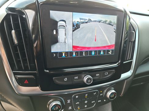 Used 2021 Chevrolet Traverse RS AWD/4WD image 19