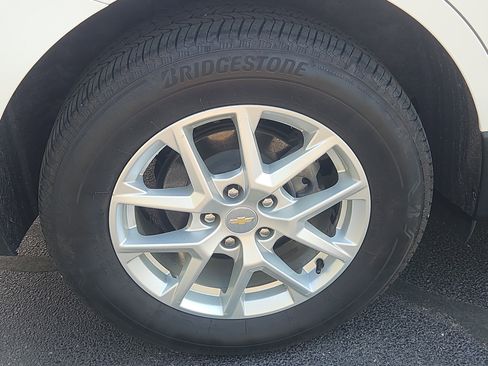 Used 2022 Chevrolet Equinox LT AWD/4WD image 11