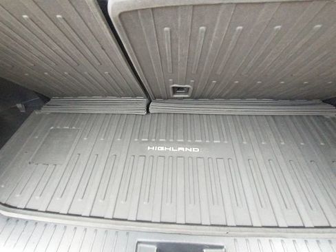 Used 2020 Toyota Highlander XLE image 81