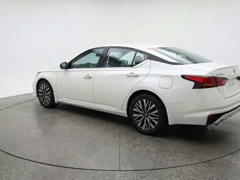 Used 2025 Nissan Altima 2.5 SV image 6