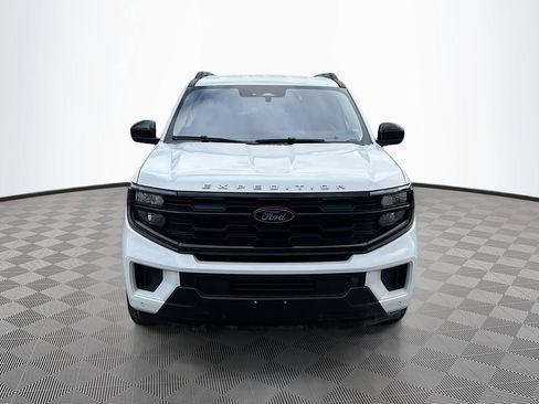 Used 2025 Ford Expedition Active RWD image 2