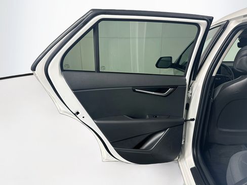 Used 2026 Kia Niro LX FWD image 25