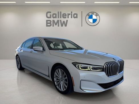 Used 2020 BMW 740i image 4
