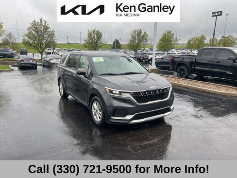 Used 2024 Kia Carnival LX FWD image 7