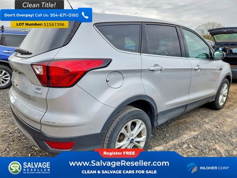 Used 2019 Ford Escape SE FWD image 4