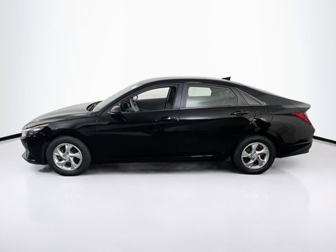 Used 2023 Hyundai Elantra SE w/ Preferred Accessory Package image 8
