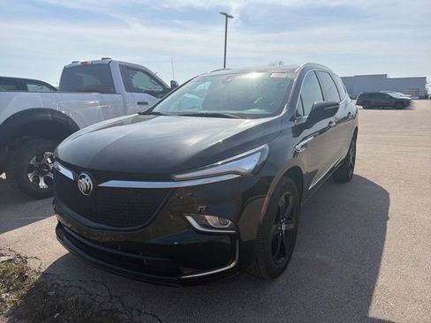 Used 2023 Buick Enclave Essence w/ Experience Buick Package image 3