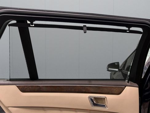 Used 2011 Mercedes-Benz E 350 4MATIC Wagon image 31