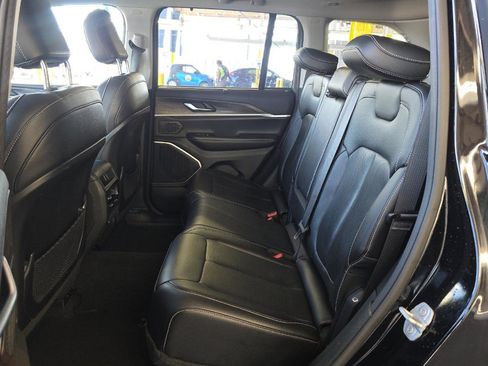 Used 2023 Jeep Grand Cherokee 4WD 4xe w/ Luxury Tech Group II image 10