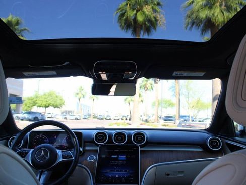 Used 2025 Mercedes-Benz C 300 4MATIC Sedan image 38