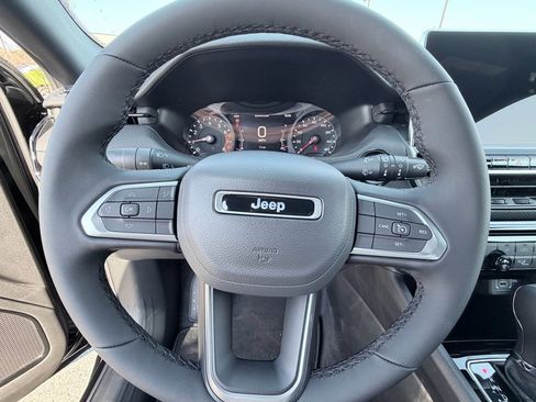 New 2026 Jeep Compass Latitude image 13