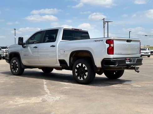 Used 2020 Chevrolet Silverado 2500 Custom w/ Custom Value Package image 5