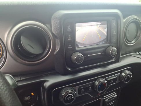 Used 2022 Jeep Wrangler Sport AWD/4WD image 25