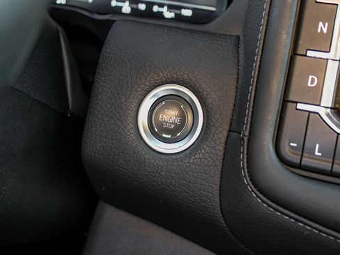 Used 2024 GMC Yukon Denali AWD/4WD image 38