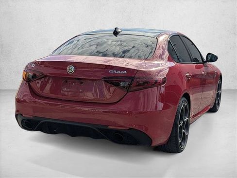 Used 2023 Alfa Romeo Giulia Veloce image 5