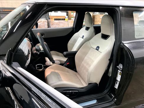 Certified 2025 MINI Cooper S image 27