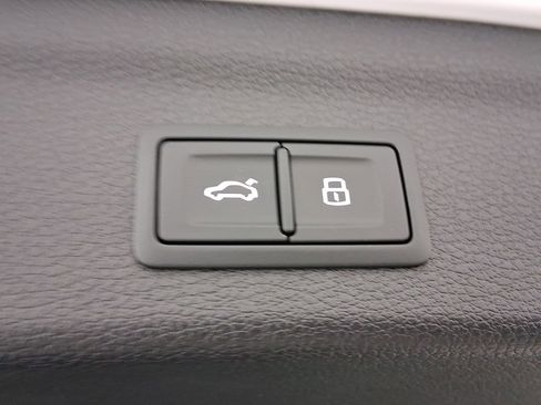 Used 2025 Audi Q3 2.0T Premium w/ Convenience Package image 27