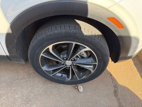 Used 2023 Buick Encore GX Select image 5