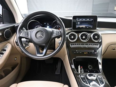 Used 2018 Mercedes-Benz GLC 300 image 2