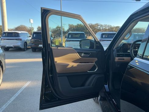 New 2026 INFINITI QX80 Luxe w/ Cargo Package AWD/4WD image 23