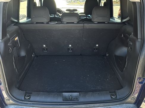 Used 2021 Jeep Renegade Latitude image 12