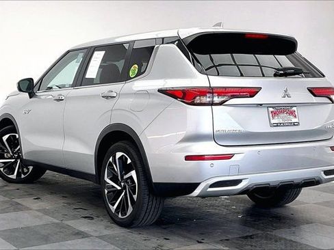 Used 2023 Mitsubishi Outlander 4WD Plug-In Hybrid image 10