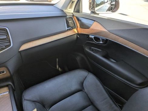 Certified 2023 Volvo XC90 B5 Plus image 23