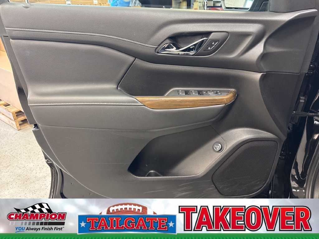 Used 2023 GMC Acadia SLE w/ Driver Convenience Package AWD/4WD image 13